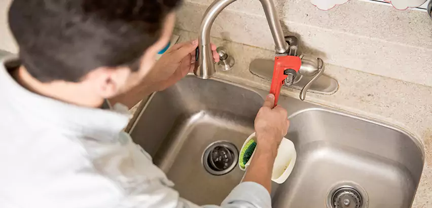 Faucet Repair in Lake Forest